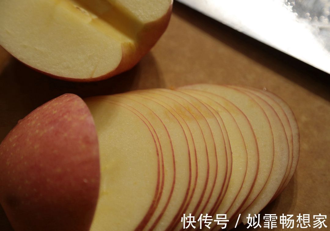 胡萝卜别总炖煮烧,教你一个新做法,挑食的“熊孩子”吃得笑哈哈