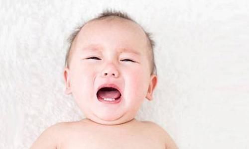 掉队|宝宝出牙期很痛苦,多半是这个环节出现了问题:辅食营养“掉队”