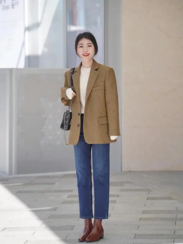 精致大气的女人:穿基础色和基础款衣服,轻松提升气质变得洋气11 精致大气的女人:穿基础色和基础款衣服,轻松提升气质变得洋气