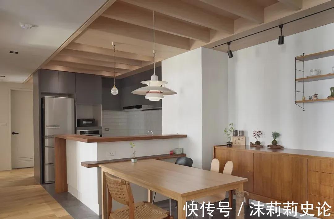 手办|102㎡小黑屋,开窗“借”光,变身日式咖啡馆般的家!温暖复古…