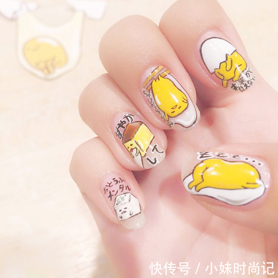 心动的新年美甲来了,精致又俏皮,主要是显手白