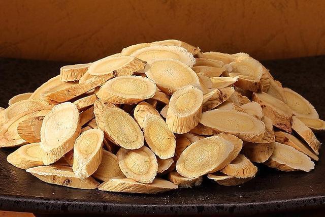 畸变率|一对50岁中年夫妻，每天坚持喝黄芪泡水，后来俩人怎样了呢？