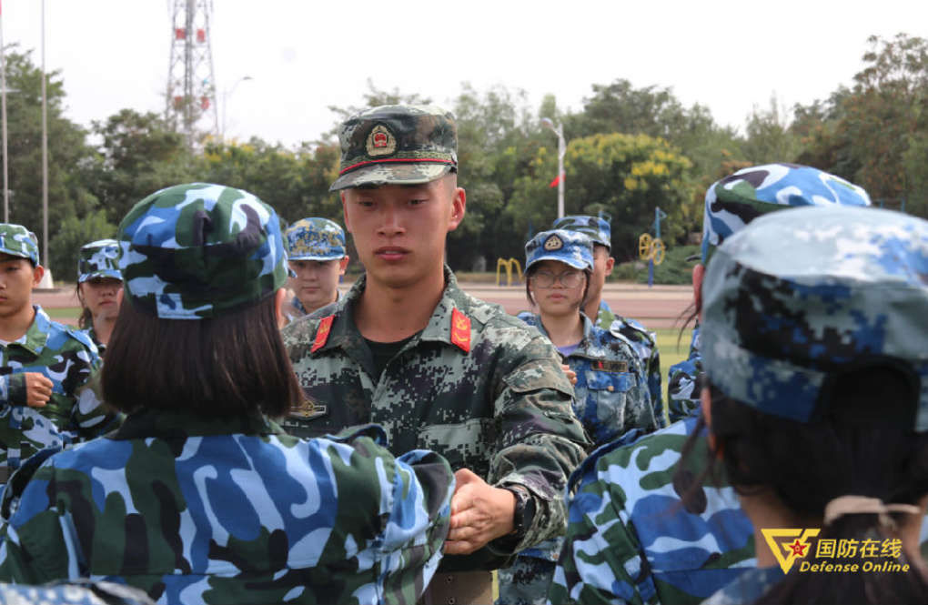 青春|军训进行时｜迷彩青春见证他们的蜕变与成长