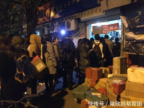 快递员|共享快递柜收费后 你有想过在自家门口装一个智能快递箱吗?