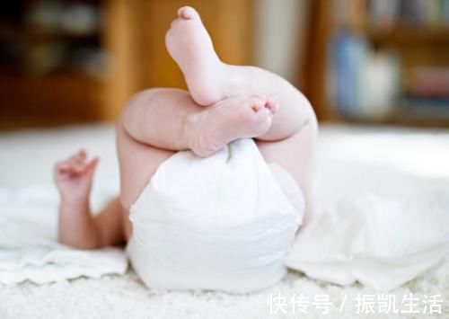宝妈|还在“偷懒”用湿巾给孩子擦屁股?看似简单省事,实则是在坑娃