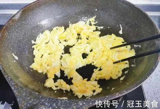 草酸|不管你有多懒,千万在炒前把这种蔬菜焯水,否则吃了会伤身体!