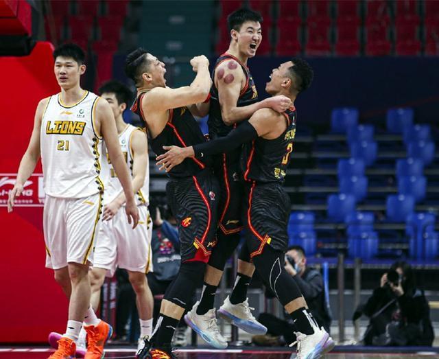 黑马|CBA16轮战罢看争冠:黑马四起可搅局,辽粤争霸格局难改变