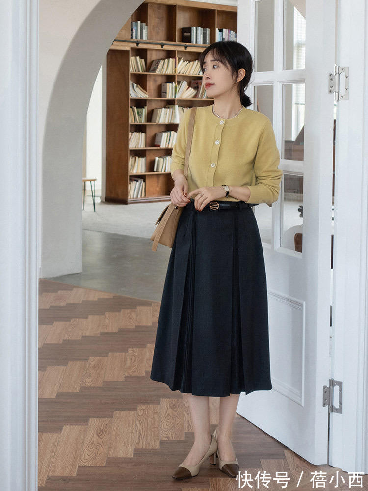 女人味儿 今年冬天有救了,原来“小黑裙”还能这样搭!30+女性赶紧get起来