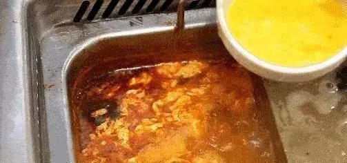 海底捞又一吃法要逆天,服务员:忍过了海鲜粥,没忍过“包饺子”