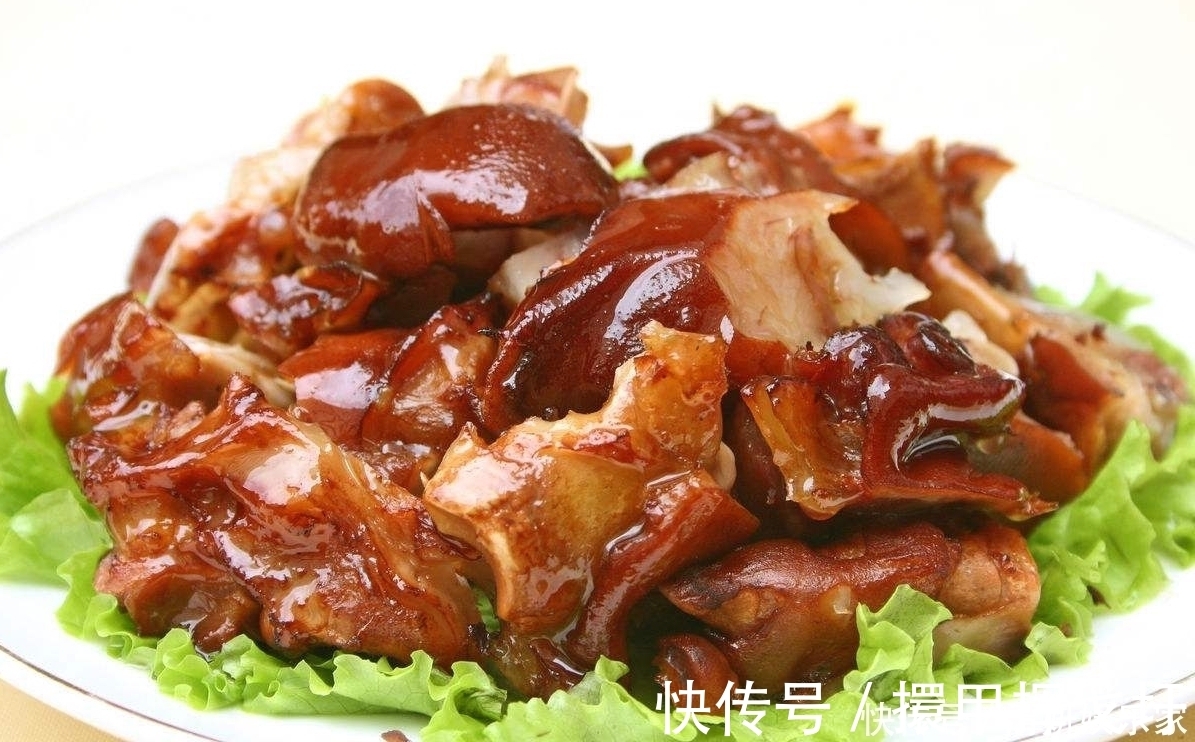 炖猪蹄时，不要直接加水炖，加点它，猪蹄软烂可口，而且更入味