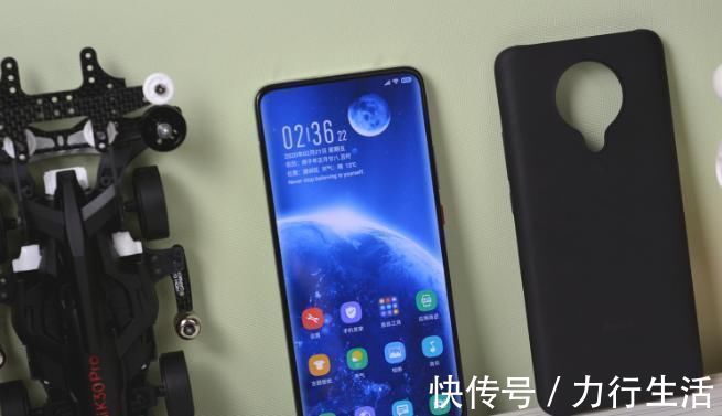 iphone11|买手机不要盲目跟风，目前这3部手机最受欢迎卖得最火，你知道？