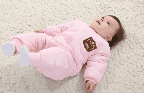 平安健康|宝宝不满百天, 绝对不能让这3种人抱, 为了宝宝再亲也不行