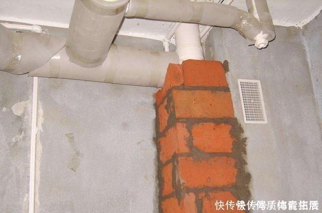 瓷砖|卫生间别再用砖包立管了,太占地方,都这样做,隔音又省空间!