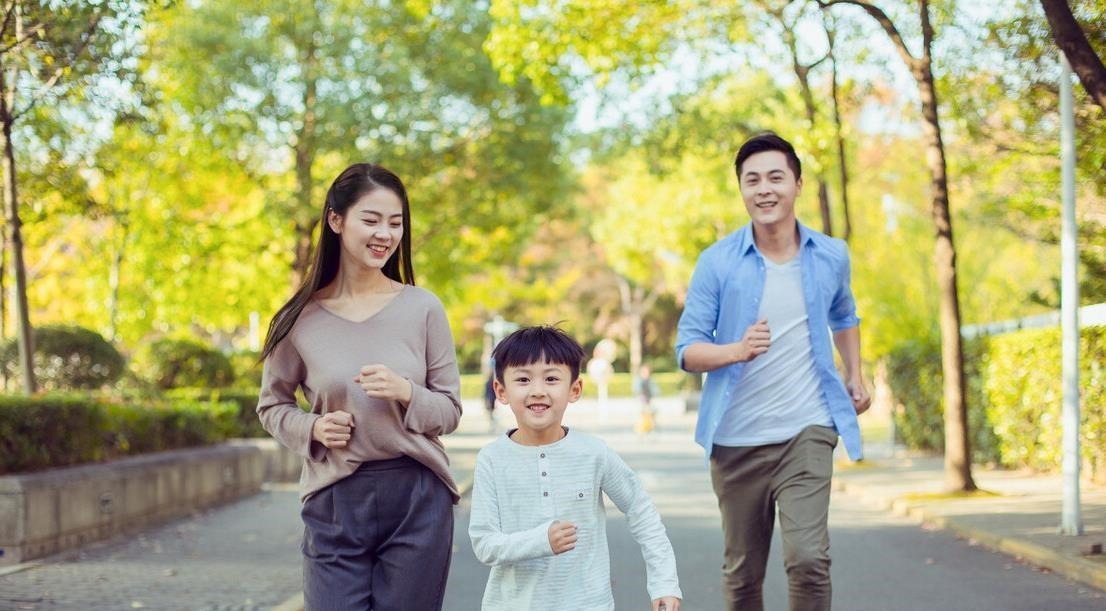 女孩|8岁女孩脾胃弱发育难?提醒:2种汤别给孩子喝,伤脾胃孩子难长高