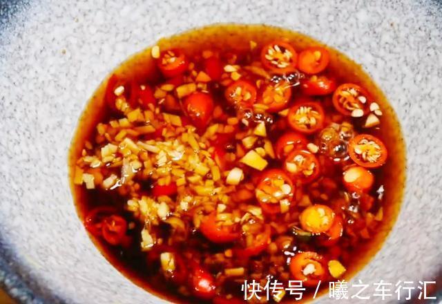茄子|炒茄子，茄子先下锅炒就不错了！教你个新做法，茄子不吸油不发黑