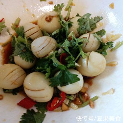 简单省事懒人菜凉拌鹌鹑蛋,一次就上瘾