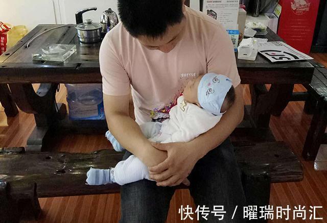 宝宝|带娃出门需谨慎,有种伤害叫“徒手抱娃”,方便大人却害了孩子