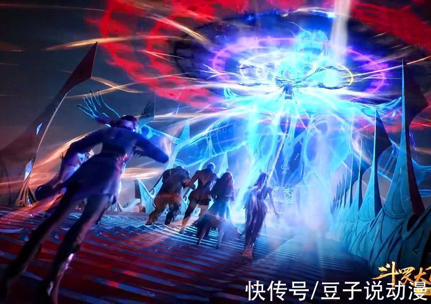 荣荣|斗罗大陆:唐三秃头造型好丑,小舞表情亮了,两个十万年魂环好帅