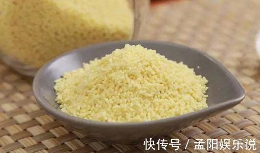 做菜时，鸡精中途放，还是出锅放？大厨：都不对，难怪味道不好吃