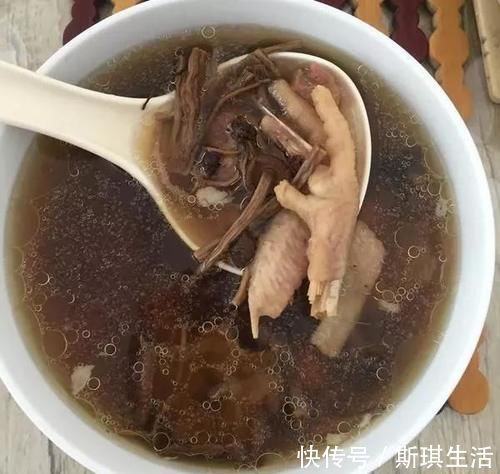 香味|清炖鸡汤，牢记“多放1干4不放”的诀窍，鸡香味浓郁，无腥味！