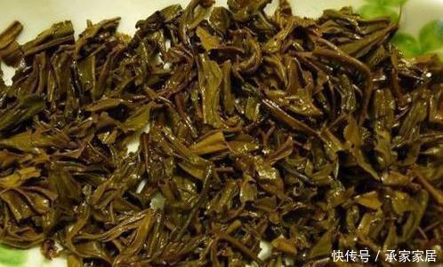 鸡蛋壳|养花大爷透露这3种“废渣”养花,比生根水还好用,养1盆爆1盆