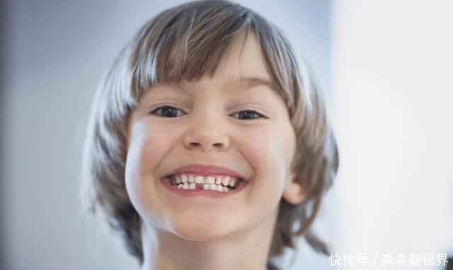 小宝宝|牙科医生提醒，孩子正在换牙的父母们，你们一直都做错了什么