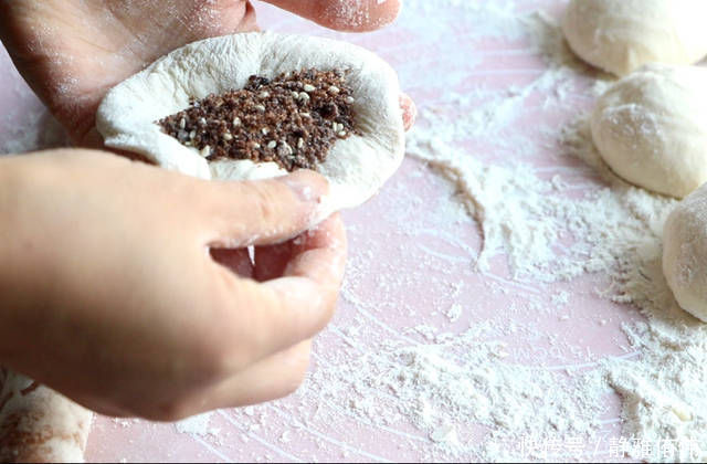 冬天就馋这懒人面食,不揉面不发面,柔软又好吃,10分钟搞定早餐