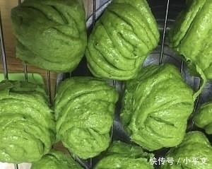 1把菠菜2碗面粉,做家人爱吃的花卷,蓬松香甜,营养又美味
