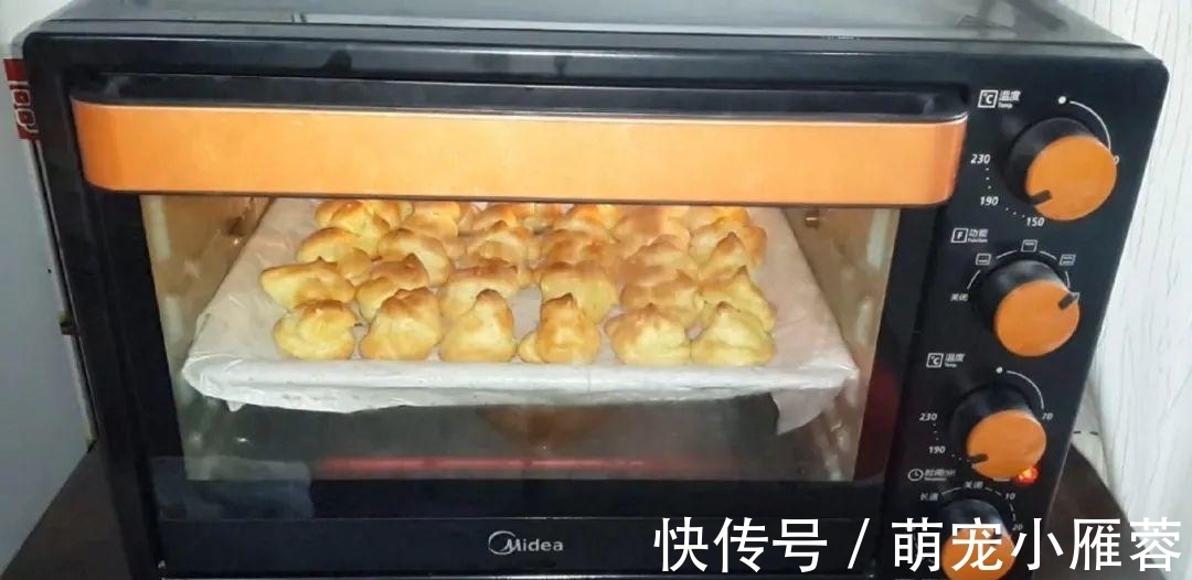 面粉不要烤面包了,教你简单一做,个个空心鼓泡,比吃蛋糕还过瘾