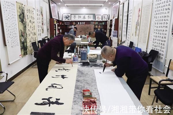 李智宏！一个社区书画院的“笔墨精神”