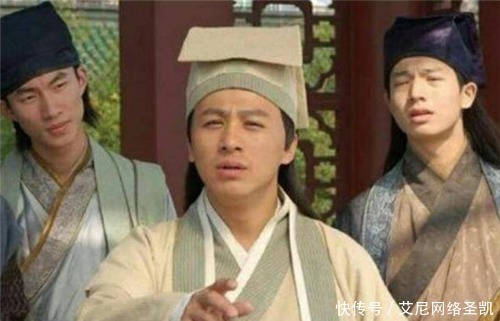 拍案叫绝|经典绝对,上联:“一马堵死孤将军”,网友的下联让人拍案叫绝