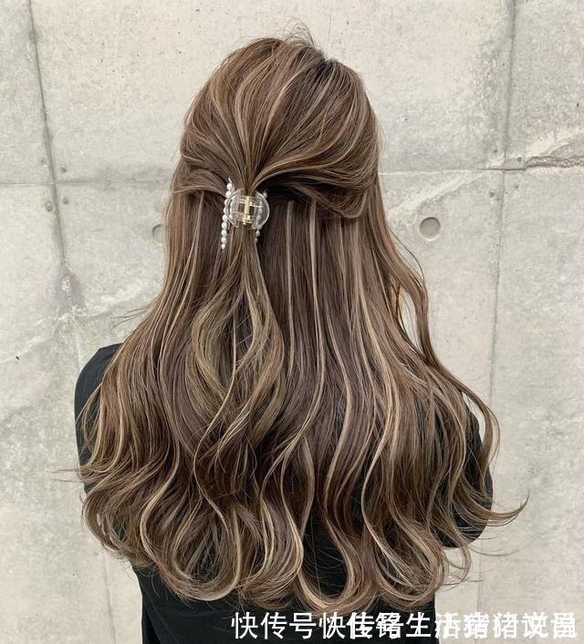 发型 16款新时尚发型来了，不分直卷和长短，全都让你很满意！