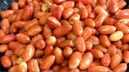 炸花生米时，直接下锅是不对的！多加一步，花生米更酥脆还不返潮