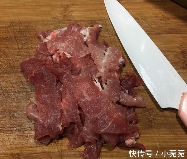 农家炒肉原来是这么做的,加这个进去,肥而不腻、麻辣鲜香