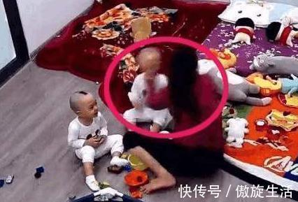 身体状况|宝宝越来越粘人,细心妈妈看监控得知真相,原来遇见了''狼保姆''