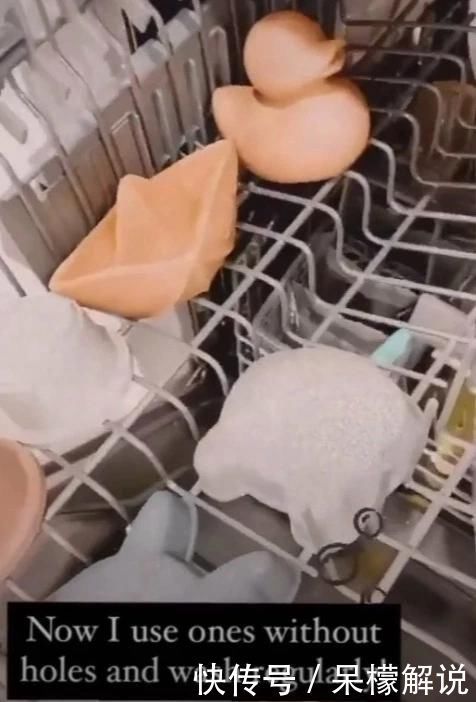 双眼|外国小孩儿洗澡后双眼通红,原来是粗心母亲忘了小心“小黄鸭”