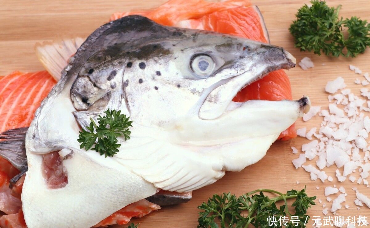 鱼头豆腐汤的做法,鱼头豆腐汤要想汤浓白,这一步做不好就失败