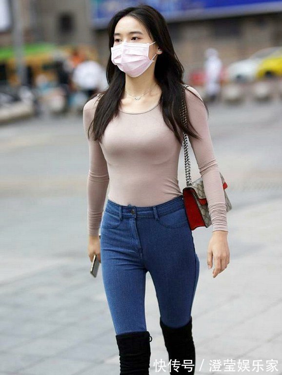 穿搭","m":"9495fb3244cbf36c441606fb9633712161290f46","nlabel":"stat_2890924627:zm.news.so.com:5paw5paw5L+K6b6Z,pageType_zmt,glevel_3","ntag":"tfashion;sfashion_时尚;kfashion_1:穿搭;kfashion_1:打底裤;cfashion_P:时尚:针织毛