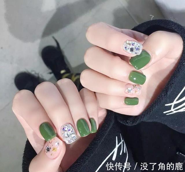 最流行|夏季最流行的几大美甲趋势,每种都很喜欢,简直美呆了