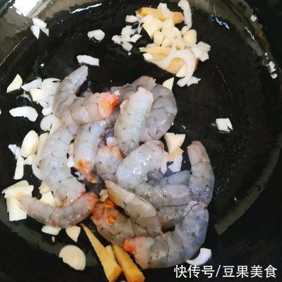 别怪我没提醒你，这道虾仁裙带菜豆腐汤一吃就上瘾