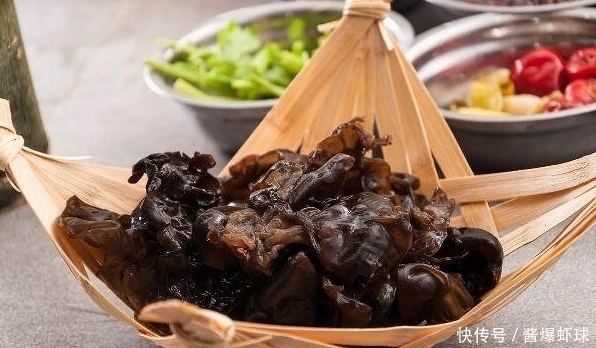 黑木耳配“一宝”,排出黑臭宿便,肚子小了,