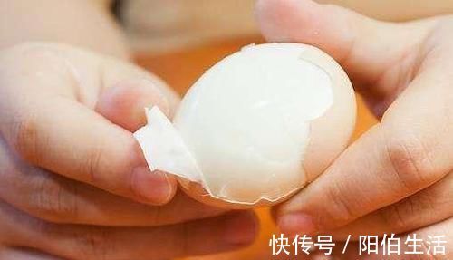 鸡蛋怎么一煮就开裂？掌握几个小窍门，鸡蛋煮好完整，更好剥壳