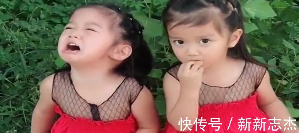 二宝|双胞胎吵架翻脸比翻书还快, 还打起来, 妈妈一旁看到哭笑不得