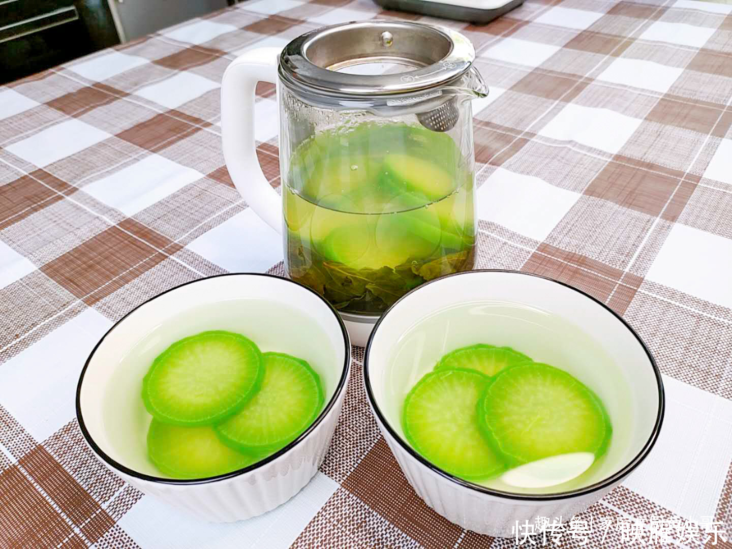  93岁奶奶喝了一辈子的萝卜茶，做法过程全部教你，很简单也营养