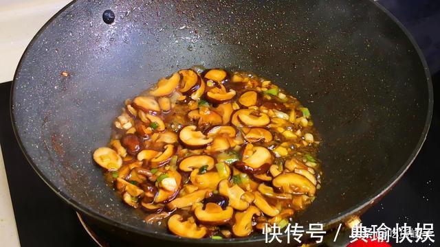 晓峰|炒香菇到底要不要焯水,以前没注意,难怪香菇不入味,味道不鲜美