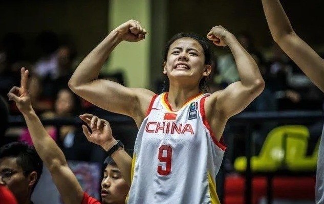 wnb中国3人女篮目标夺牌,曾赢下世界杯冠军,18岁杨舒予颜值在线