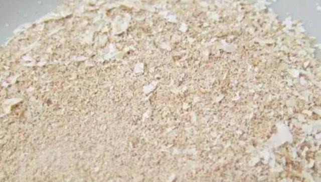 蟹爪兰不开花在盆里放此2种物质，养护很方便，花期时间长