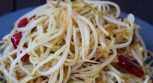 醋溜绿豆芽|它2块钱一斤,刮油比“泻药”好,瘦出小细腰,补水润肤,多吃不会胖