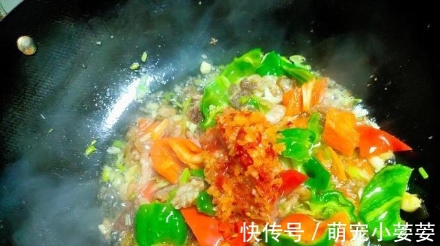 黑木耳|冬季必备的进补素菜,它排第1名,钙和铁比牛肉高,要常给孩子吃