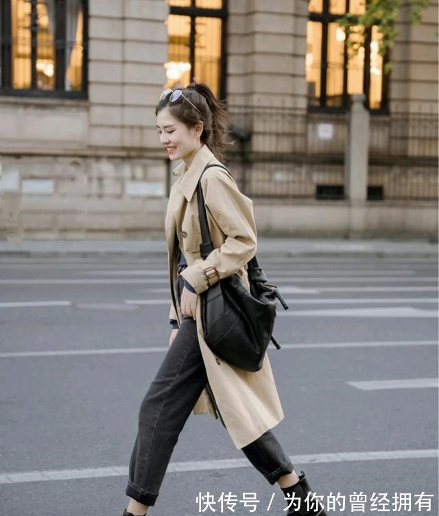 时尚 短外套已经不流行了,今年秋天流行长风衣,搭配好了显高又时尚!